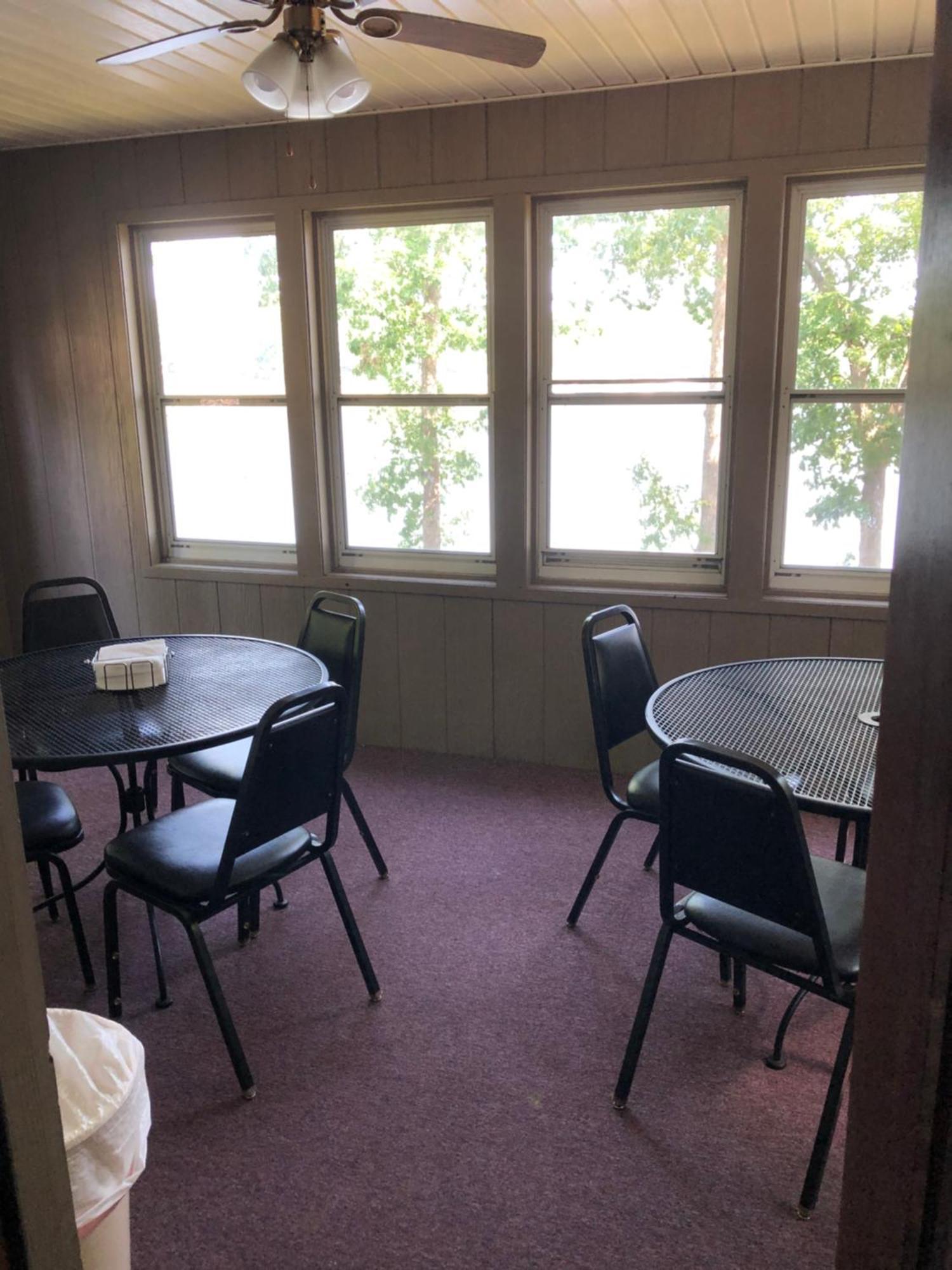Kentucky Lake Hickory Hill Resort Benton Room photo